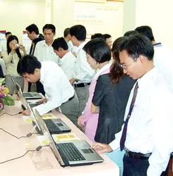 Laptop thương hiệu Việt