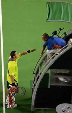 Safin lại phàn nàn ảnh 1