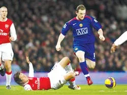 Henry nhấn chìm bầy quỷ đỏ ảnh 1