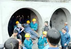 2 người chết, 10 người thoát nạn