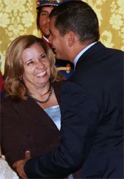 Bộ trưởng Quốc phòng thiệt mạng vì tai nạn máy bay