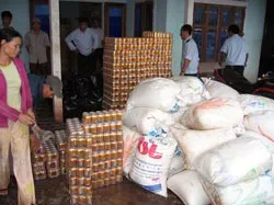 “Nóng” vì… hàng lậu