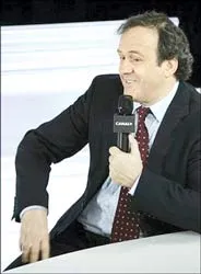 “Tôi đề nghị Anh, Ý, TBN chỉ còn 3 đội...” ảnh 1