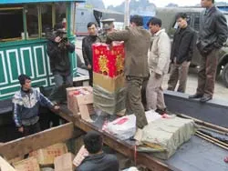 Cung đường... pháo lậu