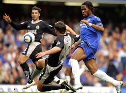 Mourinho vẫn hy vọng giành cú đúp