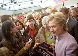 Những “người đàn ông xấu” của bà Hillary