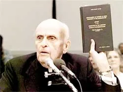 Vĩnh biệt Robert Drinan- cựu nghị sĩ Mỹ chống chiến tranh Việt Nam