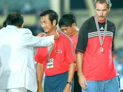 Kỳ 1: Hãy sòng phẳng với A.Riedl ảnh 1