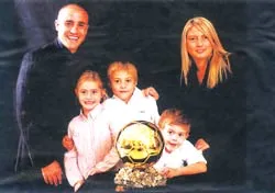 Chuyện đời thường Cannavaro qua ảnh ảnh 2