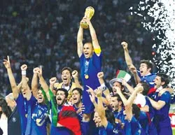 Chuyện đời thường Cannavaro qua ảnh ảnh 6