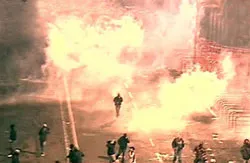 Bóng đá Italia hoãn vô thời hạn