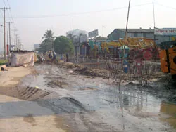 Công trình đào đường vẫn ngổn ngang