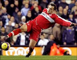 Middlesbrough trông chờ vào Viduka