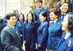 Lãnh đạo Đảng, Nhà nước, MTTQ thăm và chúc tết nhiều địa phương, đơn vị ảnh 2