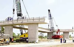 Làm việc liên tục trong những ngày tết