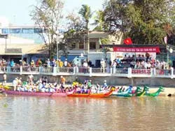 Sóc Trăng: Đua thuyền rồng truyền thống