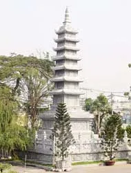 Chùa Đồng Yên Tử và tháp đá chùa Vĩnh Nghiêm ảnh 2