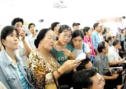 Bán cổ phần cho nhà đầu tư nội