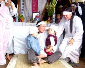 Xin cưu mang hai trẻ mồ côi 24 tháng tuổi