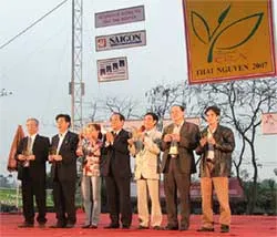 Trao 16 cúp vàng sản phẩm trà ngon và văn hóa trà