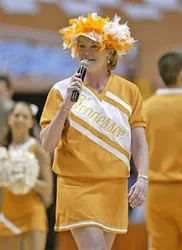 Bà huấn luyện viên chịu chơi