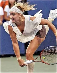 Màu mè như... Bethanie Mattek