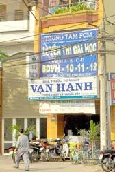 Thị trường luyện thi tăng tốc!