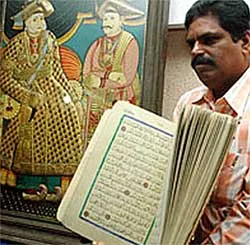 Phát hiện cuốn kinh Koran của Hoàng đế Aurangzeb