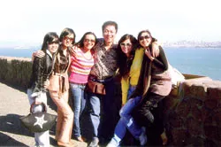 Nhạc sĩ Phú Quang: “Tôi mê tường gạch, bờ ao, giếng nước...”