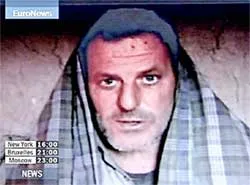 Phóng viên Italia bị bắt cóc xuất hiện trên băng ghi hình