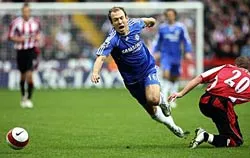 Đội hình mong manh ảnh 3