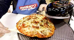 Bánh pizza 1.000USD