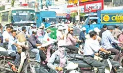 “Nên đi làm và đi học lệch giờ” ảnh 2