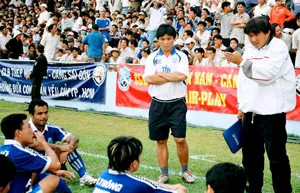 Hai thái cực của bóng đá ảnh 1