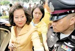 Vợ cựu Thủ tướng Thaksin phải ra hầu tòa