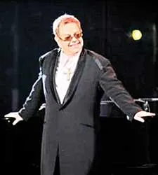 Elton John mừng sinh nhật lần thứ 60