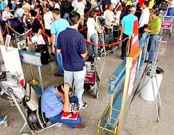 Sáng 1- 4: Các sân bay Brazil hỗn loạn