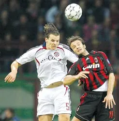 Van Buyten: “Bàn thắng vực dậy tinh thần chiến đấu” ảnh 1