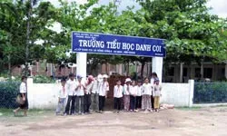 Hiệu trưởng hay “đại ca”?