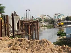 Thi công chậm, thiệt hại tiền tỷ