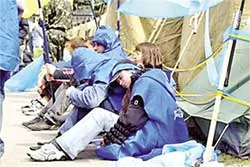 Tổng thống và Thủ tướng tiếp tục đối đầu