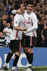 Nước cờ của Flores ảnh 1