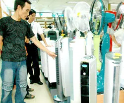 “Nóng” theo thời tiết