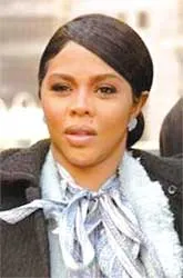 Ca sĩ Lil’ Kim viết truyện