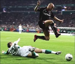 Hat-trick cho xứ sở đấu bò