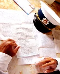 Những lá thư vượt biển ảnh 2