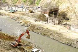 Chặn dòng sông Đồng Nai xây dựng thủy điện Đồng Nai 4