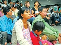 Chứng khoán vô nhà, đàn  bà cũng... như đàn ông!