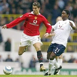 Giải thưởng “Cầu thủ xuất sắc nhất Premier League”: Sẽ về tay “hiện tượng” Ronaldo?