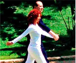 Ông Berlusconi lại vướng xì căng đan tình ái